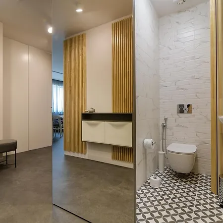 Freddo - Coral Complex With Parking & Pool