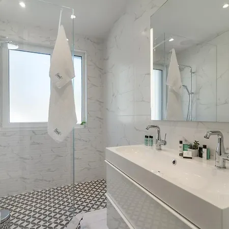 Freddo - Coral Complex With Parking & Pool