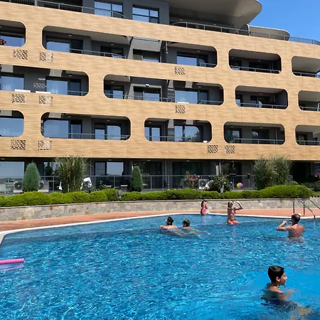 Freddo - Coral Complex With Parking & Pool Апартамент Варна